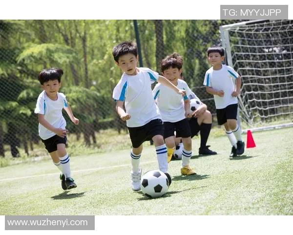 幼儿足球实践活动的意义与实施策略探讨促进儿童身心健康发展